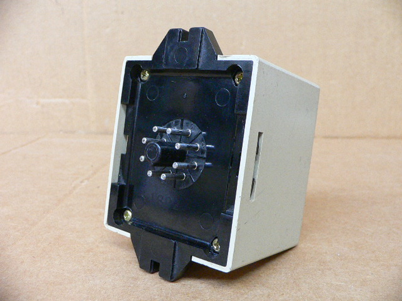 OMRON 61F-GP LEVEL RELAY - Fen Industrial